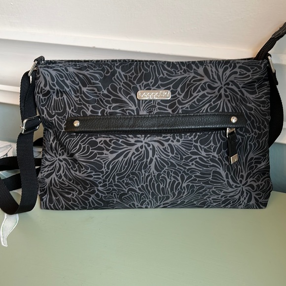 Baggallini Bags Baggallini All Around Crossbody Bag Poshmark